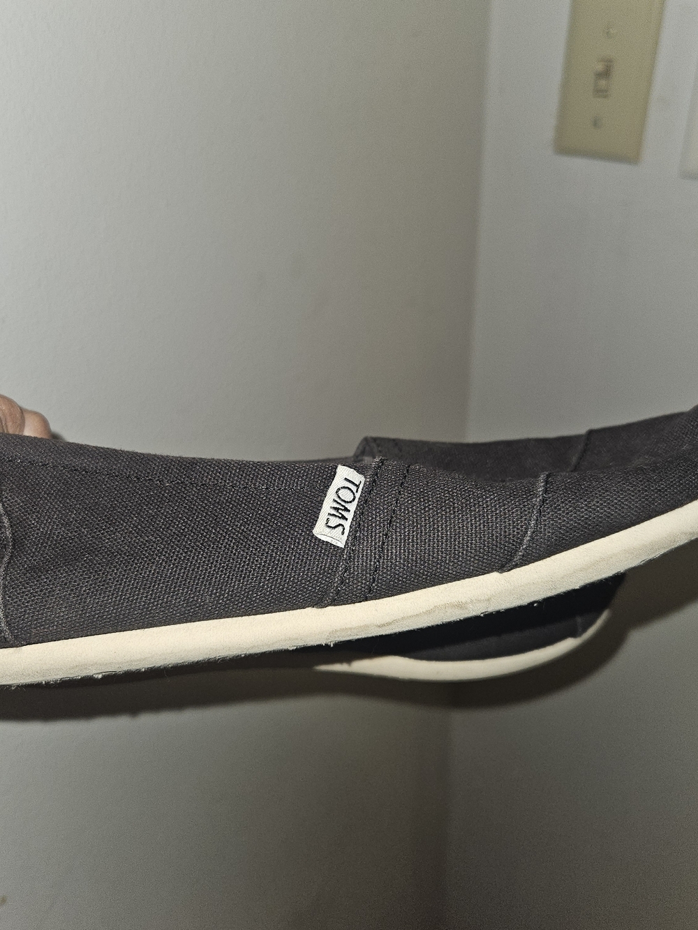 Toms Shoes